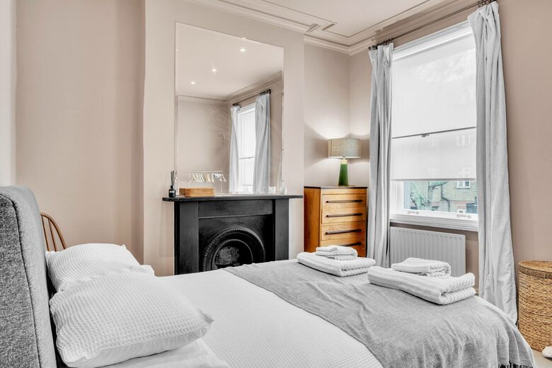 Refined Urban Living Near St. Pancras - London, United Kingdom