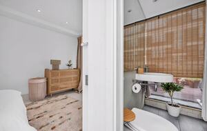 Refined Urban Living Near St. Pancras - London, United Kingdom
