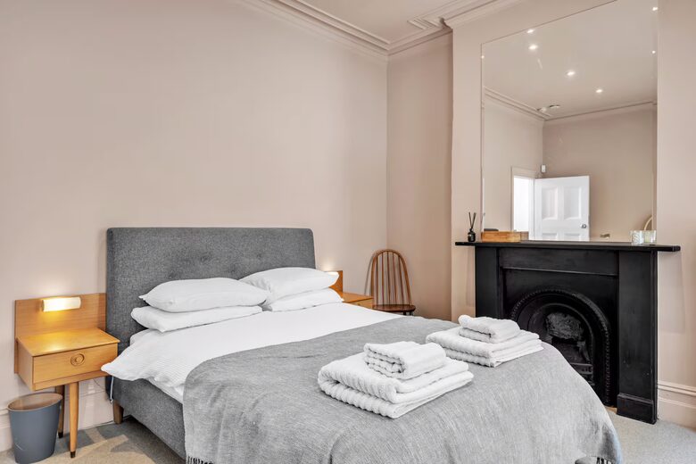 Refined Urban Living Near St. Pancras - London, United Kingdom