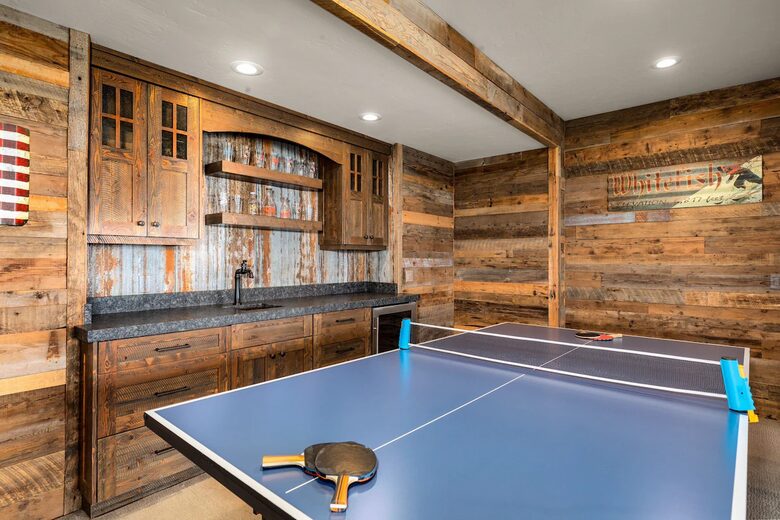Luxury Ski-In Retreat Overlooking Whitefish Lake - Whitefish, Montana