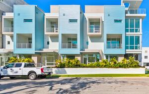 Stylish Sarasota Retreat in Rosemary District - Sarasota, Florida