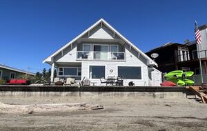 Beachfront Escape with Panoramic Views of Puget Sound & the Cascades - Tulalip, Washington