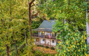 Blue Ridge Cabin with Panoramic Views & Wraparound Decks - Maggie Valley, North Carolina