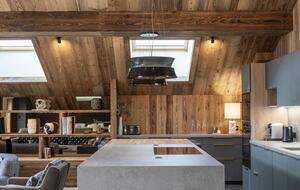 Méribel Penthouse Chalet with Panoramic Views - Les Allues, France