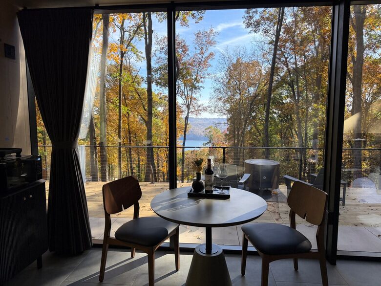 Luxury Lake View Sauna Retreat on the Boston Scenic Loop - Mountainburg, Arkansas