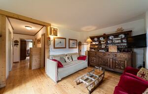Elegant Ground-Floor Apartment with Shared Spa Access - Madulain, Switzerland