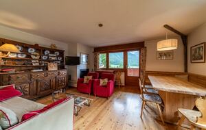 Elegant Ground-Floor Apartment with Shared Spa Access - Madulain, Switzerland