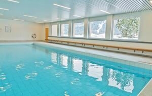 Elegant Ground-Floor Apartment with Shared Spa Access - Madulain, Switzerland