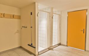 Elegant Ground-Floor Apartment with Shared Spa Access - Madulain, Switzerland