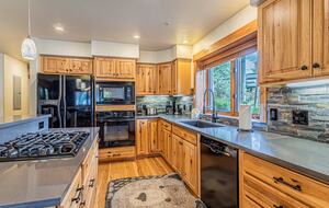 Stone Hearth Retreat at Ore House Plaza - Steamboat Springs, Colorado