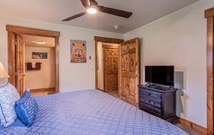Stone Hearth Retreat at Ore House Plaza - Steamboat Springs, Colorado