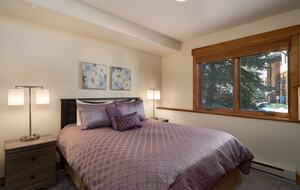 Stone Hearth Retreat at Ore House Plaza - Steamboat Springs, Colorado