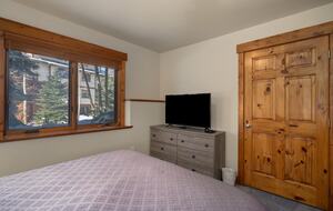 Stone Hearth Retreat at Ore House Plaza - Steamboat Springs, Colorado