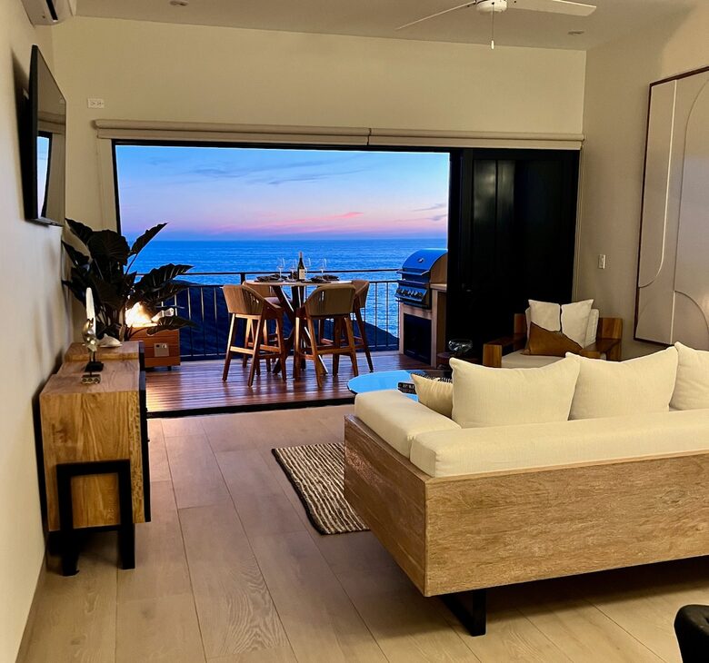 Luxury Oceanfront Retreat with Resort Amenities - Los Cerritos, Mexico