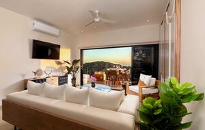 Luxury Oceanfront Retreat with Resort Amenities - Los Cerritos, Mexico
