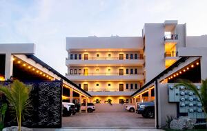 Luxury Oceanfront Retreat with Resort Amenities - Los Cerritos, Mexico