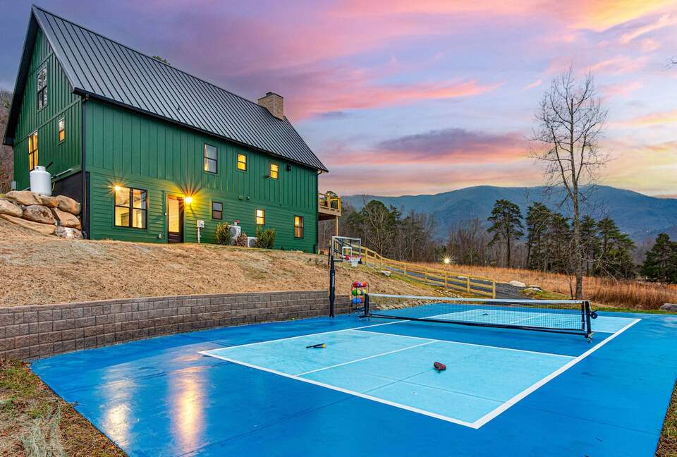 Luxury Cabin Near Pigeon Forge with Indoor Pool, Sports Court & Theater - Sevierville, Tennessee
