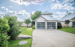 Waterfront Luxury on Lake LBJ | Dock, Outdoor Kitchen & Sunset Views - Horseshoe Bay, Texas