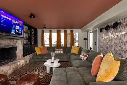 Contemporary Texas Retreat with Resort Backyard - Round Rock, Texas
