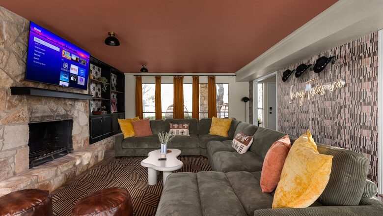 Contemporary Texas Retreat with Resort Backyard - Round Rock, Texas