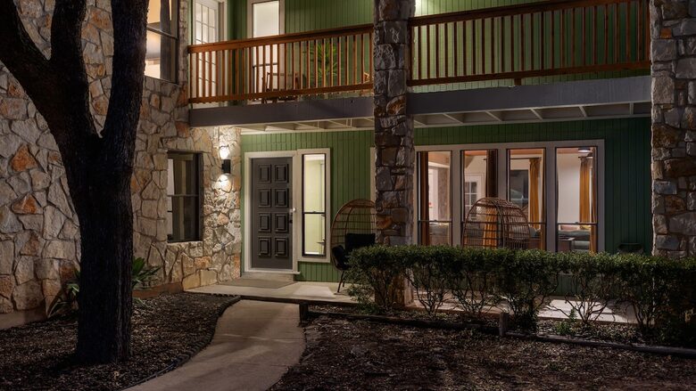 Contemporary Texas Retreat with Resort Backyard - Round Rock, Texas