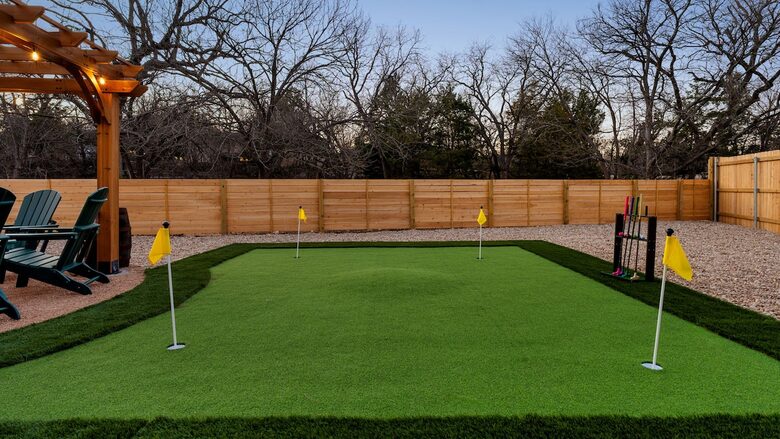 Contemporary Texas Retreat with Resort Backyard - Round Rock, Texas