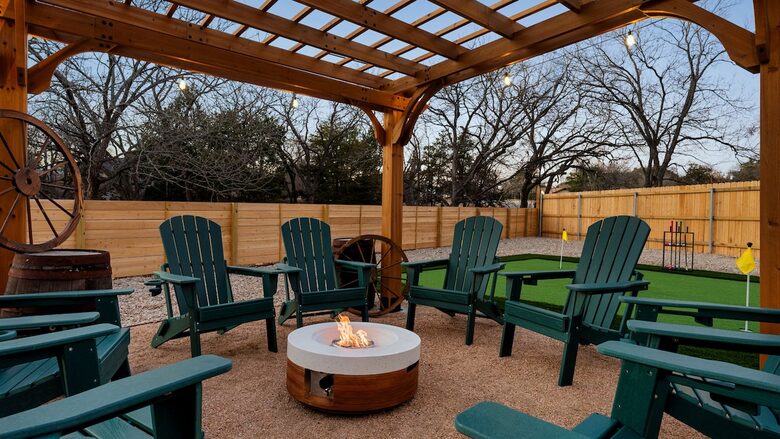 Contemporary Texas Retreat with Resort Backyard - Round Rock, Texas