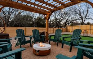 Contemporary Texas Retreat with Resort Backyard - Round Rock, Texas