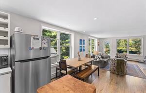 Cozy Mountain Apartment Overlooking Stowe Village - Stowe, United States