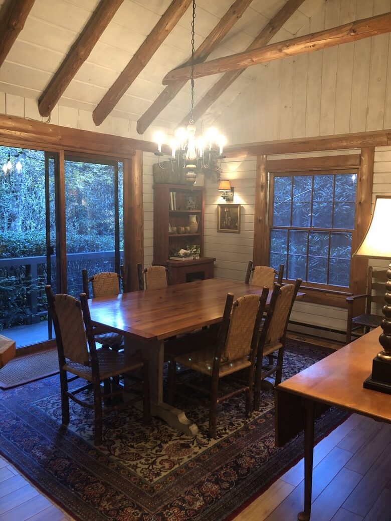 Cozy Highlands Escape on 3 Acres with Creek - Highlands, North Carolina