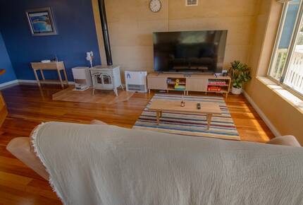 Coastal Retreat Known for Its Peaceful Ocean View Living - Goode Beach, Australia