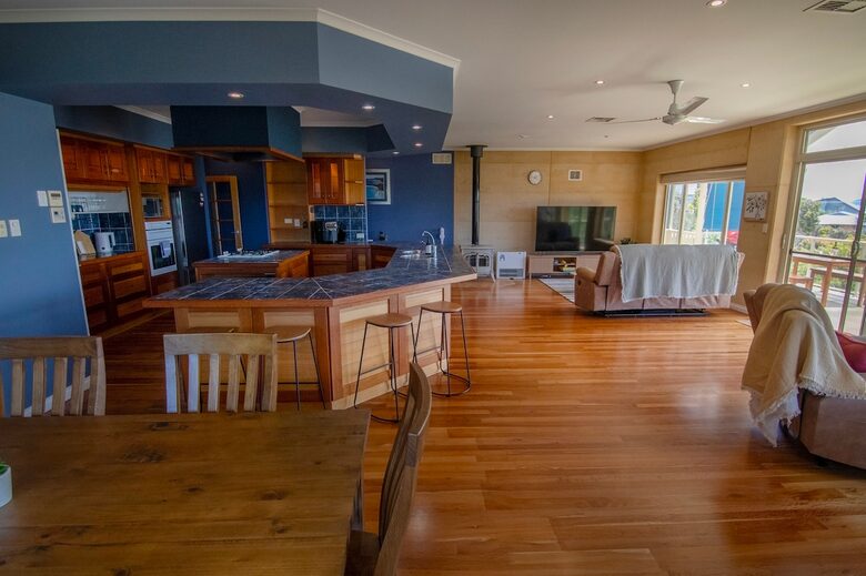 Coastal Retreat Known for Its Peaceful Ocean View Living - Goode Beach, Australia