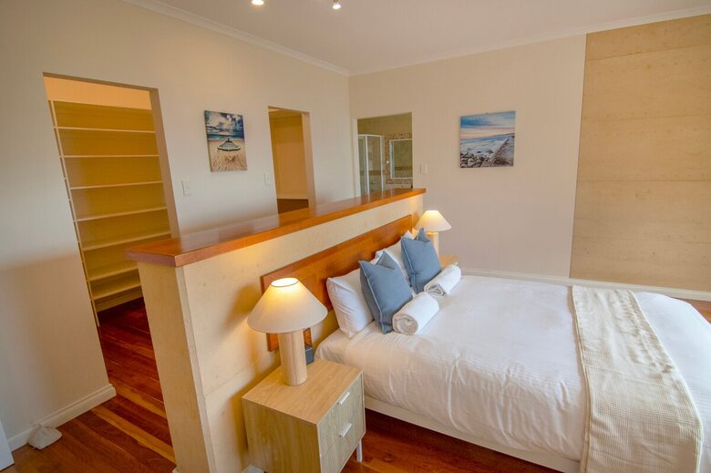 Coastal Retreat Known for Its Peaceful Ocean View Living - Goode Beach, Australia