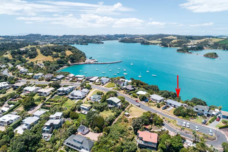 Sophisticated Living Above Te Whau Bay - Waiheke Island, New Zealand