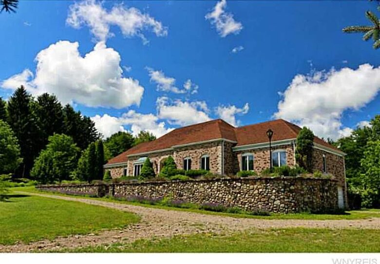 Private Lake Estate Near Holiday Valley - Ellicottville, New York