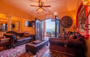 Spanish Colonial Beachfront Retreat in Cruz de Huanacaxtle - Cruz de Huanacaxtle, Mexico