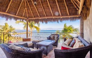 Spanish Colonial Beachfront Retreat in Cruz de Huanacaxtle - Cruz de Huanacaxtle, Mexico