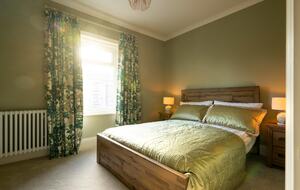 Victorian Grace on Harlow Moor Drive - Harrogate, United Kingdom