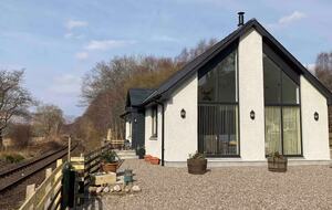 Clickety-Clack Railway Cottage - Kinlocheil, United Kingdom