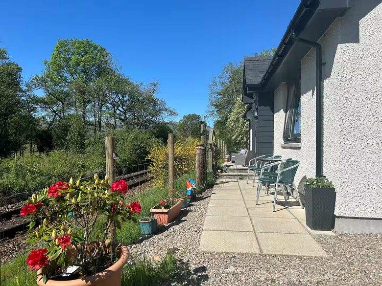Clickety-Clack Railway Cottage - Kinlocheil, United Kingdom