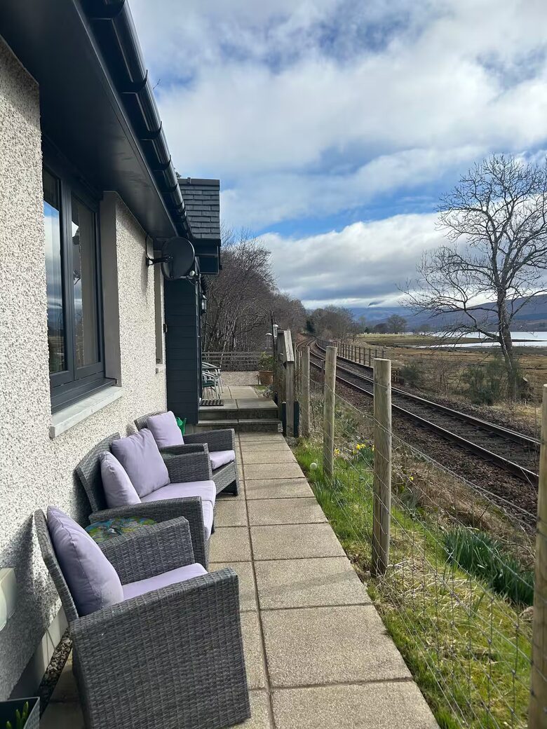 Clickety-Clack Railway Cottage - Kinlocheil, United Kingdom