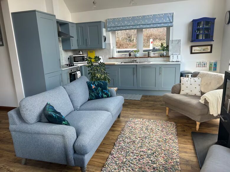 Clickety-Clack Railway Cottage - Kinlocheil, United Kingdom