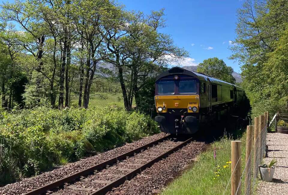 Clickety-Clack Railway Cottage - Kinlocheil, United Kingdom