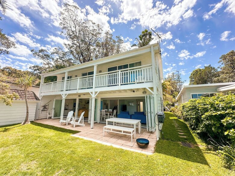 Beachfront Living on Dangar Island - Dangar Island, Australia