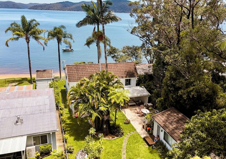 Beachfront Living on Dangar Island - Dangar Island, Australia