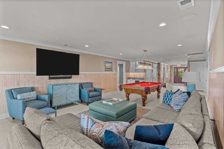 Holden Beach Oceanfront Estate - Holden Beach, North Carolina