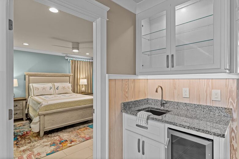 Holden Beach Oceanfront Estate - Holden Beach, North Carolina