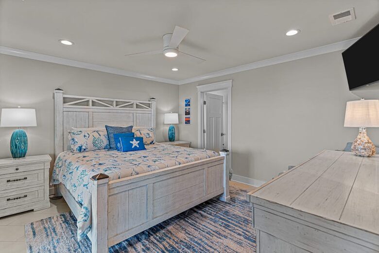 Holden Beach Oceanfront Estate - Holden Beach, North Carolina