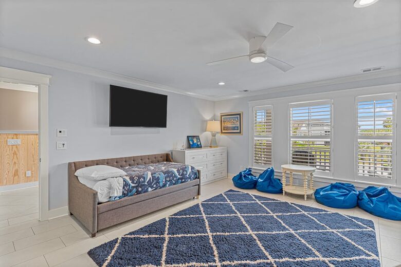 Holden Beach Oceanfront Estate - Holden Beach, North Carolina