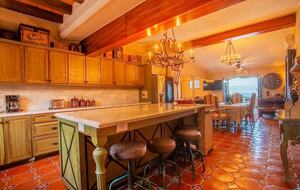 Spanish Colonial Beachfront Retreat in Cruz de Huanacaxtle - Cruz de Huanacaxtle, Mexico